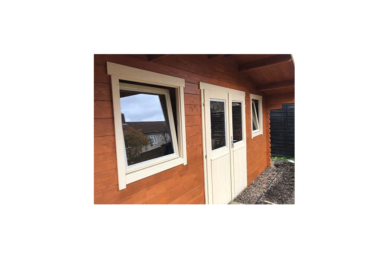 Casas de madera Portalegre - Modelo Paris - Detalle ventanas y puerta