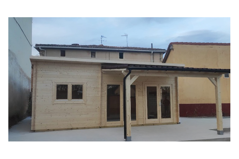 Casas de madera Catalunya 40.7397 Modelo Flat porche anexo frontal Casas de madera Catalunya 40.7397 Modelo Flat porche anexo frontal